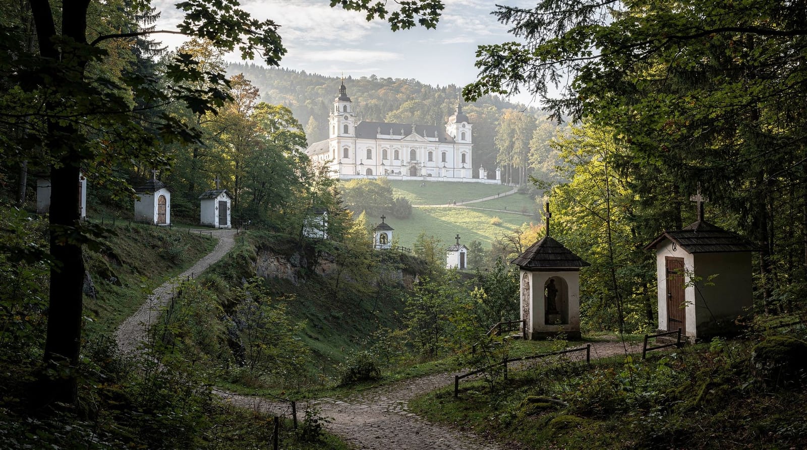 Kalwaria Zebrzydowska: UNESCO Calvary paths and Mannerist monastery