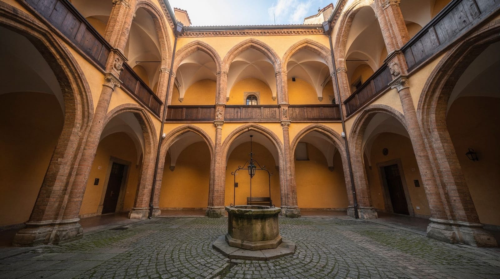 Collegium Maius guide: Jagiellonian University's medieval heart