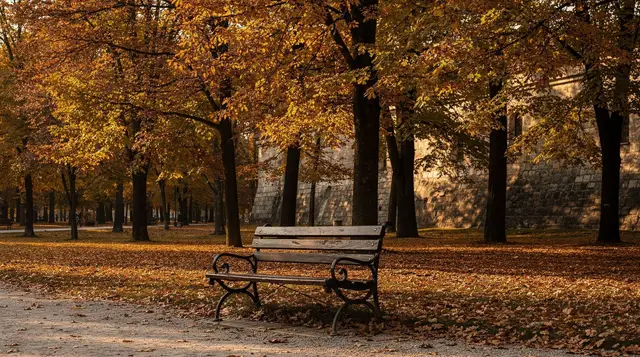 Kraków in autumn: golden light, fewer crowds, and the Sacrum Profanum festival — Kraków in autumn: Sacrum Profanum festival in September, golden foliage in Octob
