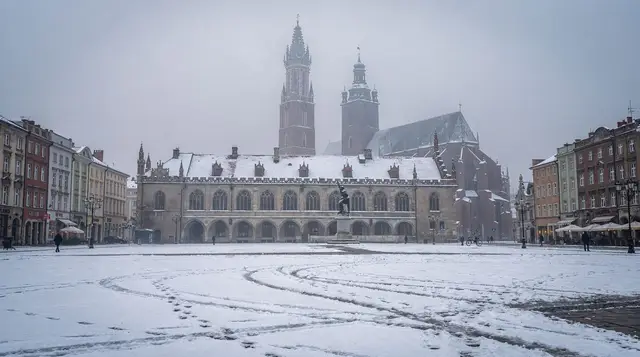 Kraków in winter: what to expect and how to plan your visit — Honest guide to Kraków in winter — Christmas markets, thermal baths, crowd-free 