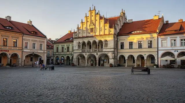 Tarnów day trip from Kraków: the Renaissance city the tourists miss — Tarnów day trip guide from Kraków — Renaissance Old Town, Jewish heritage, Roman