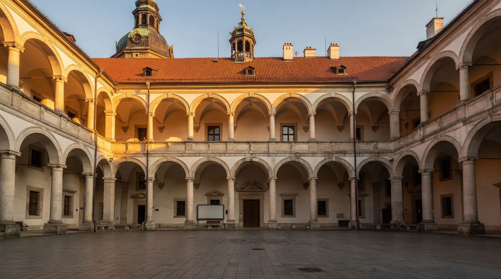 Wawel Castle guide: tickets, tours & what to see