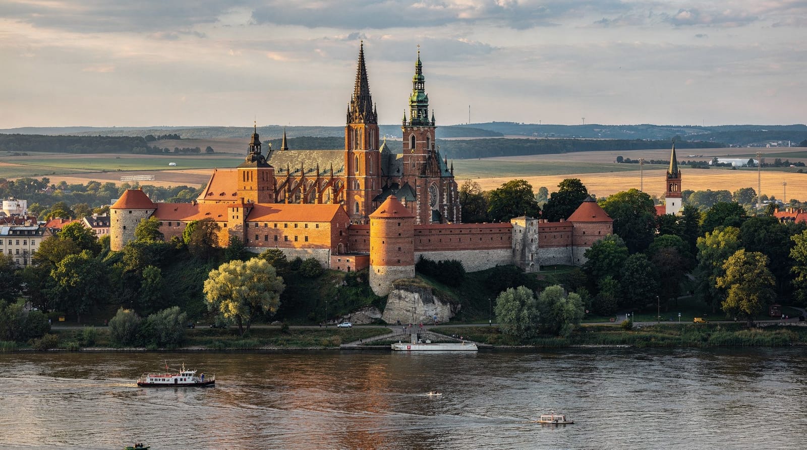 Krakow 4-day itinerary: city plus Auschwitz and Wieliczka